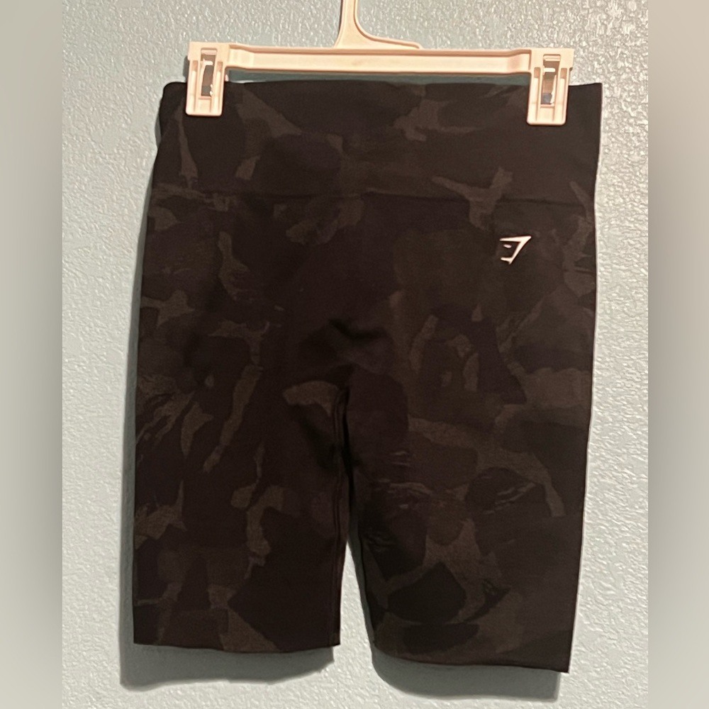 Gymshark adapt camo shorts. Size L In great condition 😊